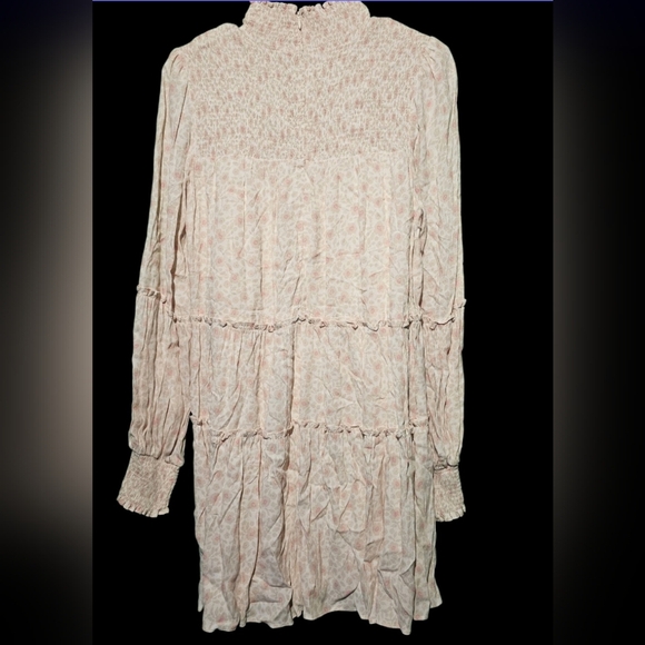 Karlie EUC Size Small Cream Floral Dress Hits A Knee PTP 18 - Picture 2 of 4